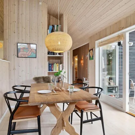 3 Bedroom In Holiday home